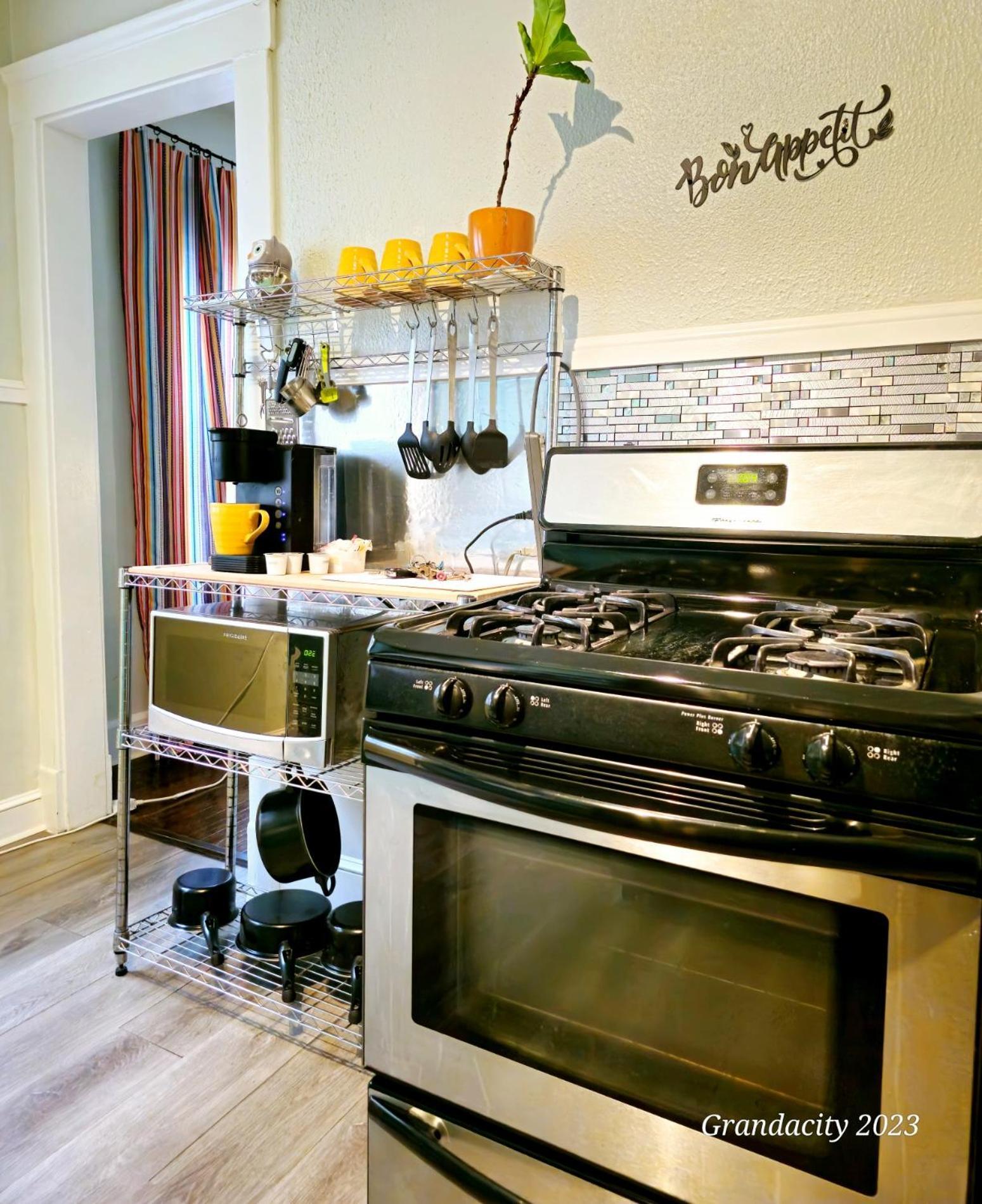 Charming! Near Cle Clinic/Uh/Cwru/Dwntwn W/Porch Villa Cleveland Buitenkant foto