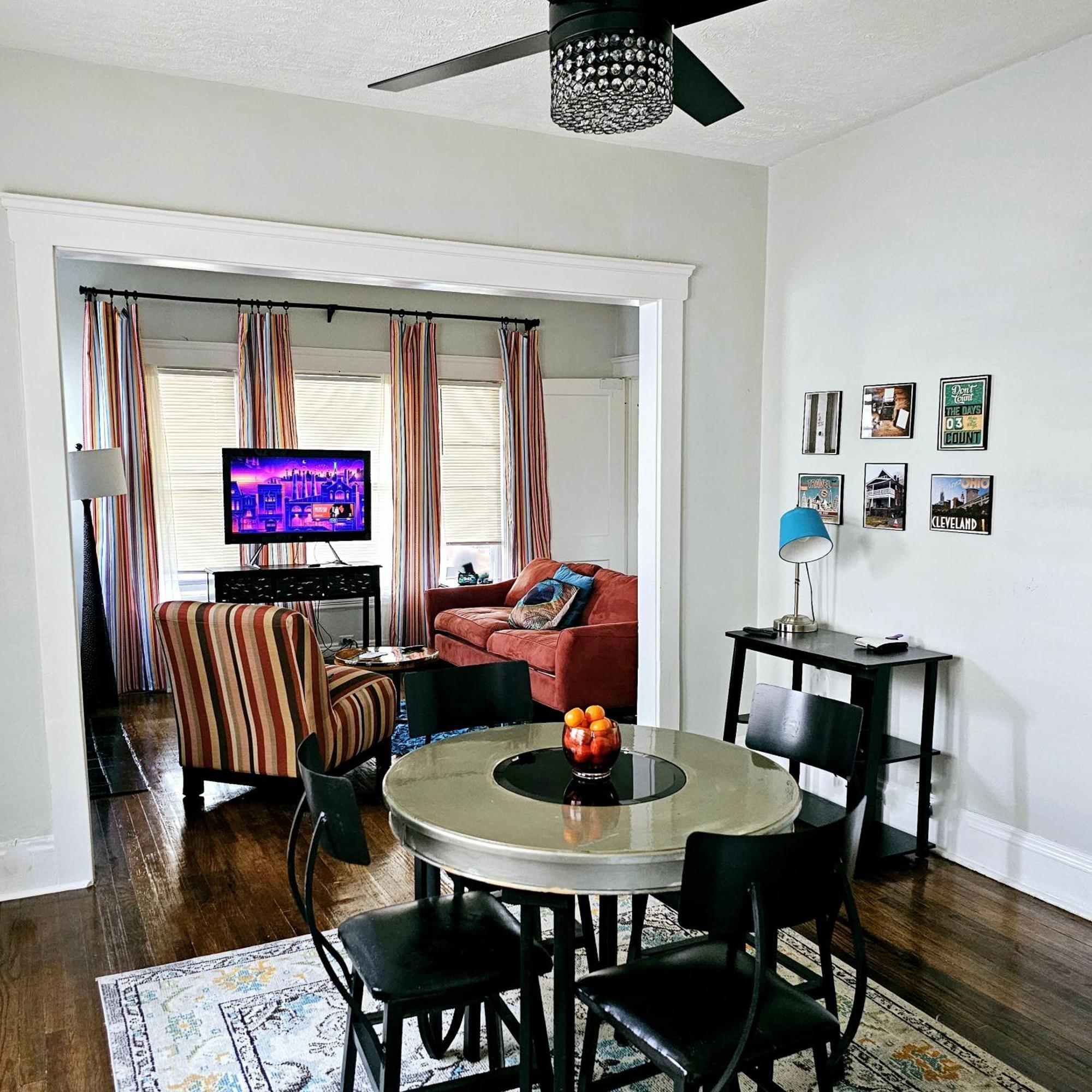 Charming! Near Cle Clinic/Uh/Cwru/Dwntwn W/Porch Villa Cleveland Buitenkant foto